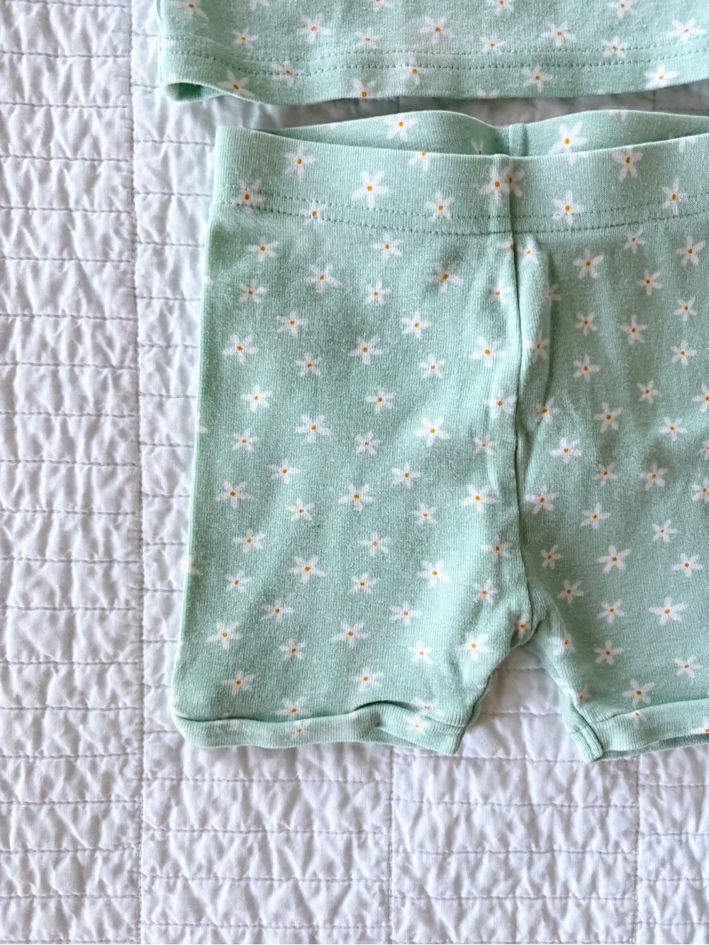 Old Navy Mint Green Floral Short Pajama Set - Size 18-24 Months